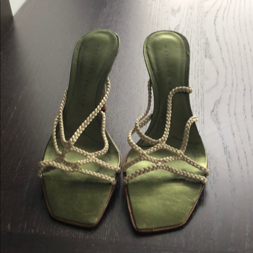Used once strappy green sandal 3.5inch heel